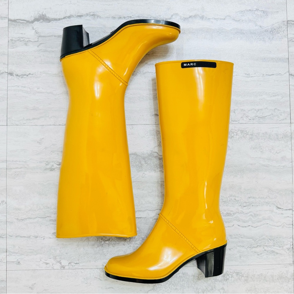 📦SOLD📦Marc Jacobs Yellow and Black Rain Boots